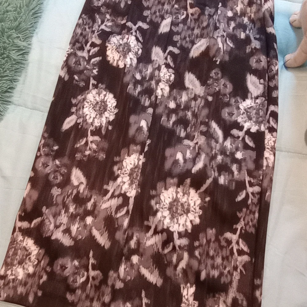 2 Skirts New York & Company Pink and Black Floral Skirs. NWT - Picture 11 of 13